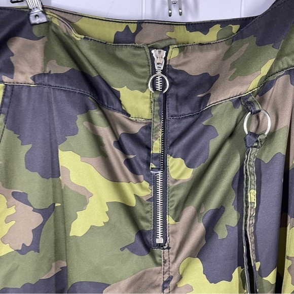 Wild Fable Green Camo Satin Jogger Pants Plus Size 14W - Picture 4 of 7